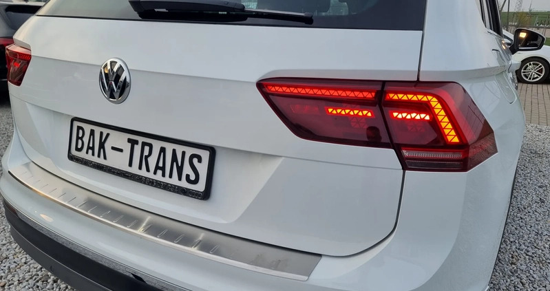Volkswagen Tiguan cena 122987 przebieg: 152000, rok produkcji 2019 z Piaski małe 596